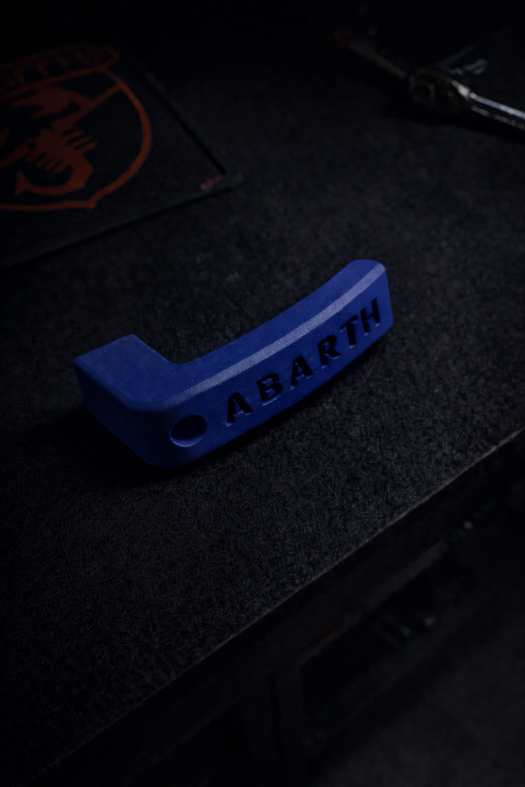 Kofferraumgriff ABARTH Logo – Fiat 500 Abarth 595/695